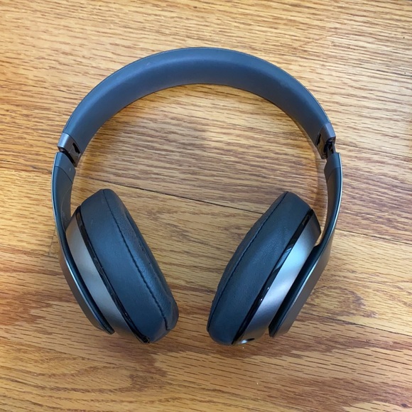 Beats By Dre Studio 3 Wireless - Picture 4 of 5